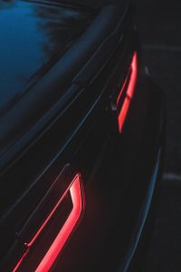 Waarom kiezen voor LED voertuigverlichting? De voordelen op een rij